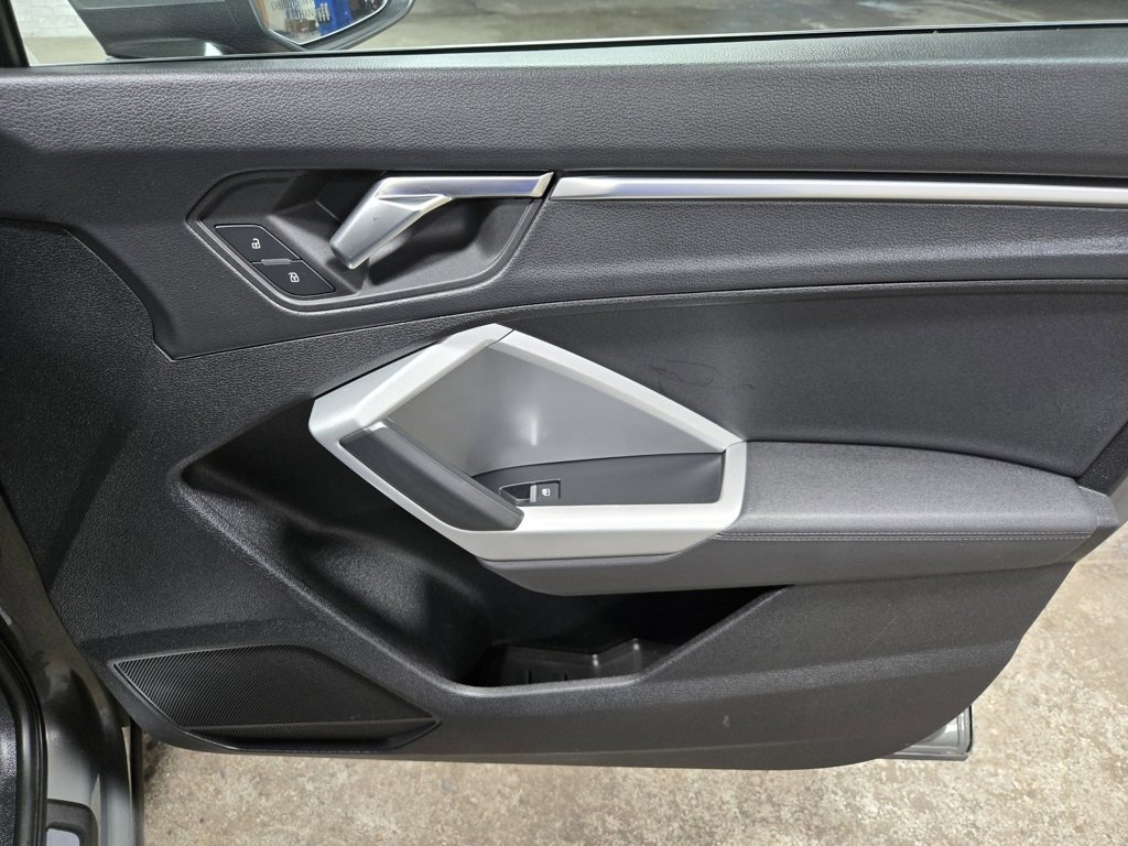Used 2024 Audi Q3 2.0T Premium image 50