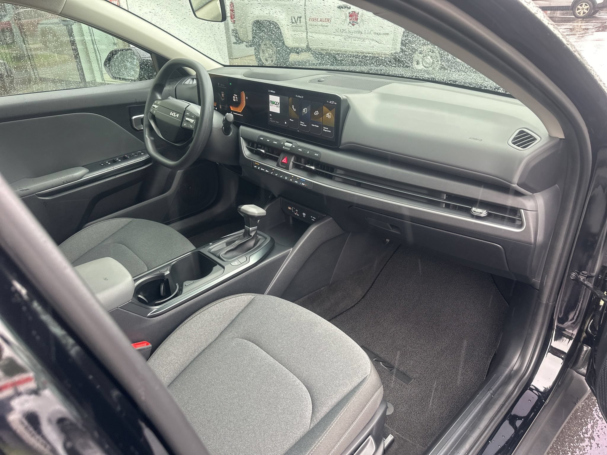 Used 2025 Kia K4 FWD image 9