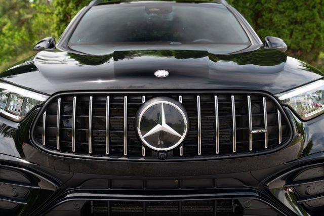 Used 2025 Mercedes-Benz GLC 43 AMG 4MATIC image 17