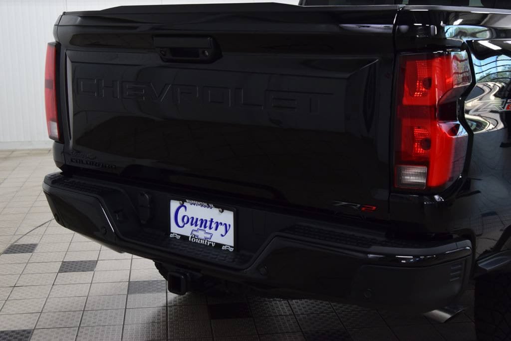 New 2026 Chevrolet Colorado ZR2 w/ Technology Package AWD/4WD image 24