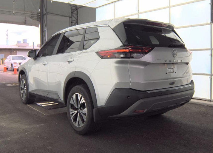 Used 2023 Nissan Rogue SV FWD image 8