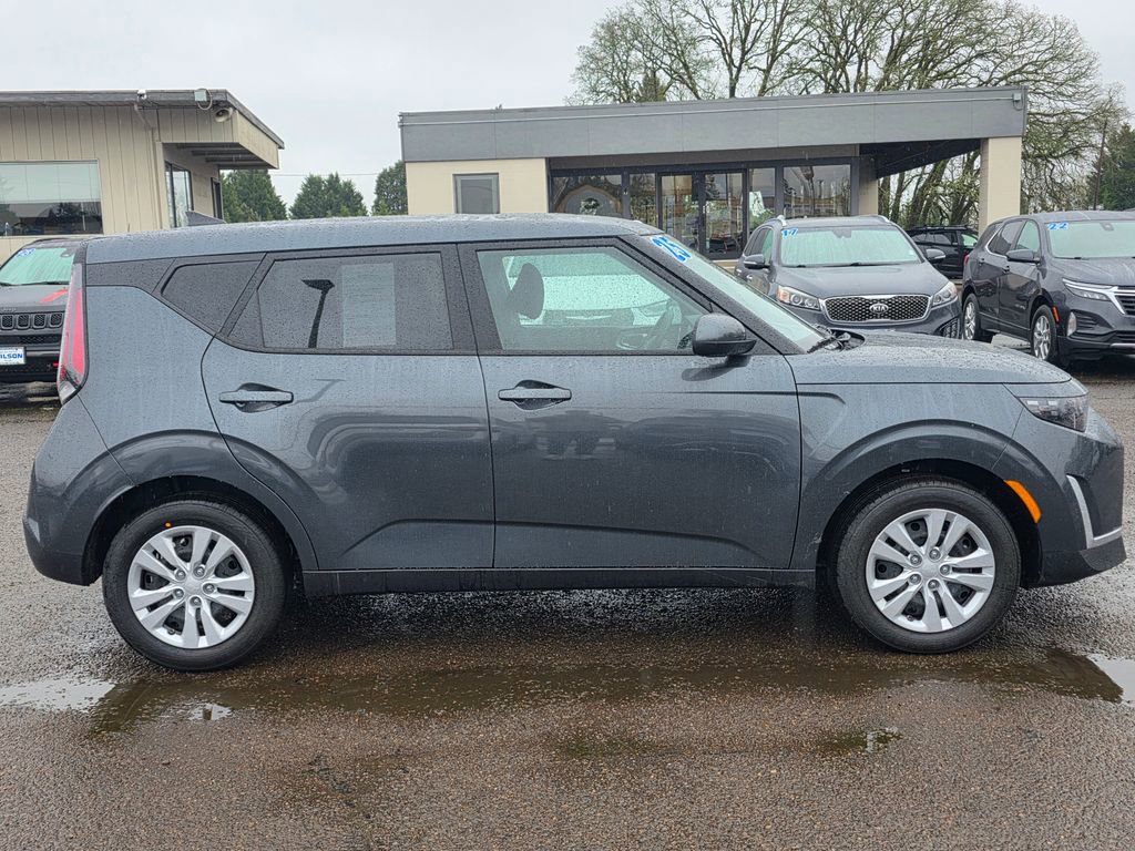 Used 2025 Kia Soul LX image 7
