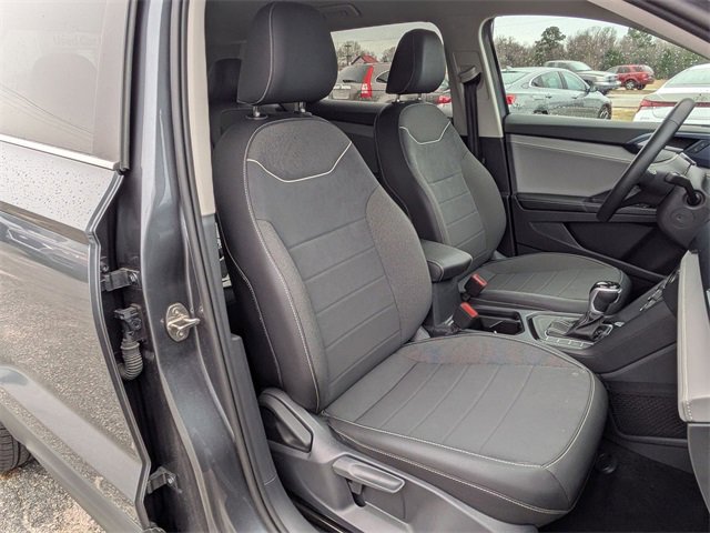 Used 2024 Volkswagen Taos SE image 29