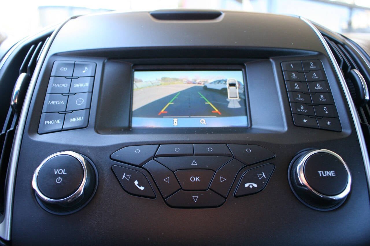 Used 2018 Ford Edge SEL image 13