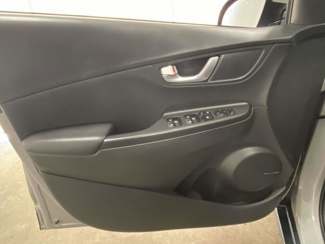 Used 2022 Hyundai Kona Limited image 12