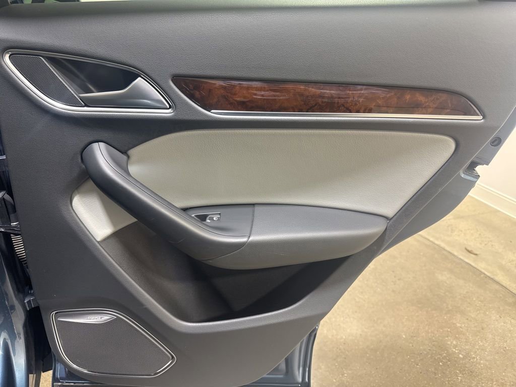 Used 2018 Audi Q3 2.0T Premium Plus w/ Premium Plus Package image 23