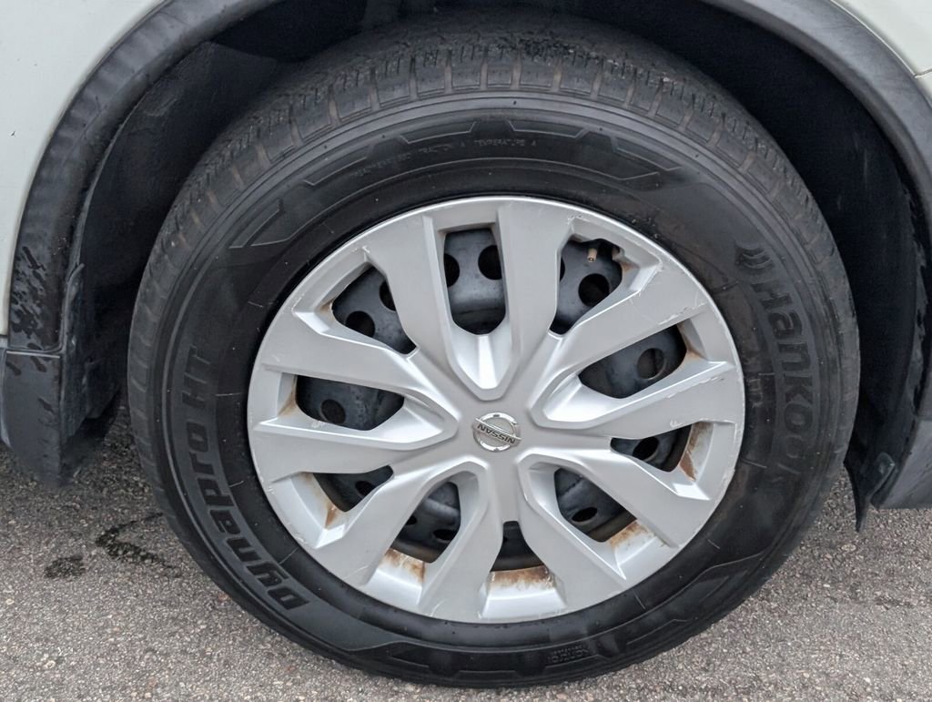 Used 2017 Nissan Rogue S image 17