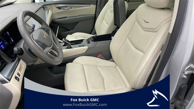 Used 2017 Cadillac XT5 Luxury w/ Driver Awareness Package image 31