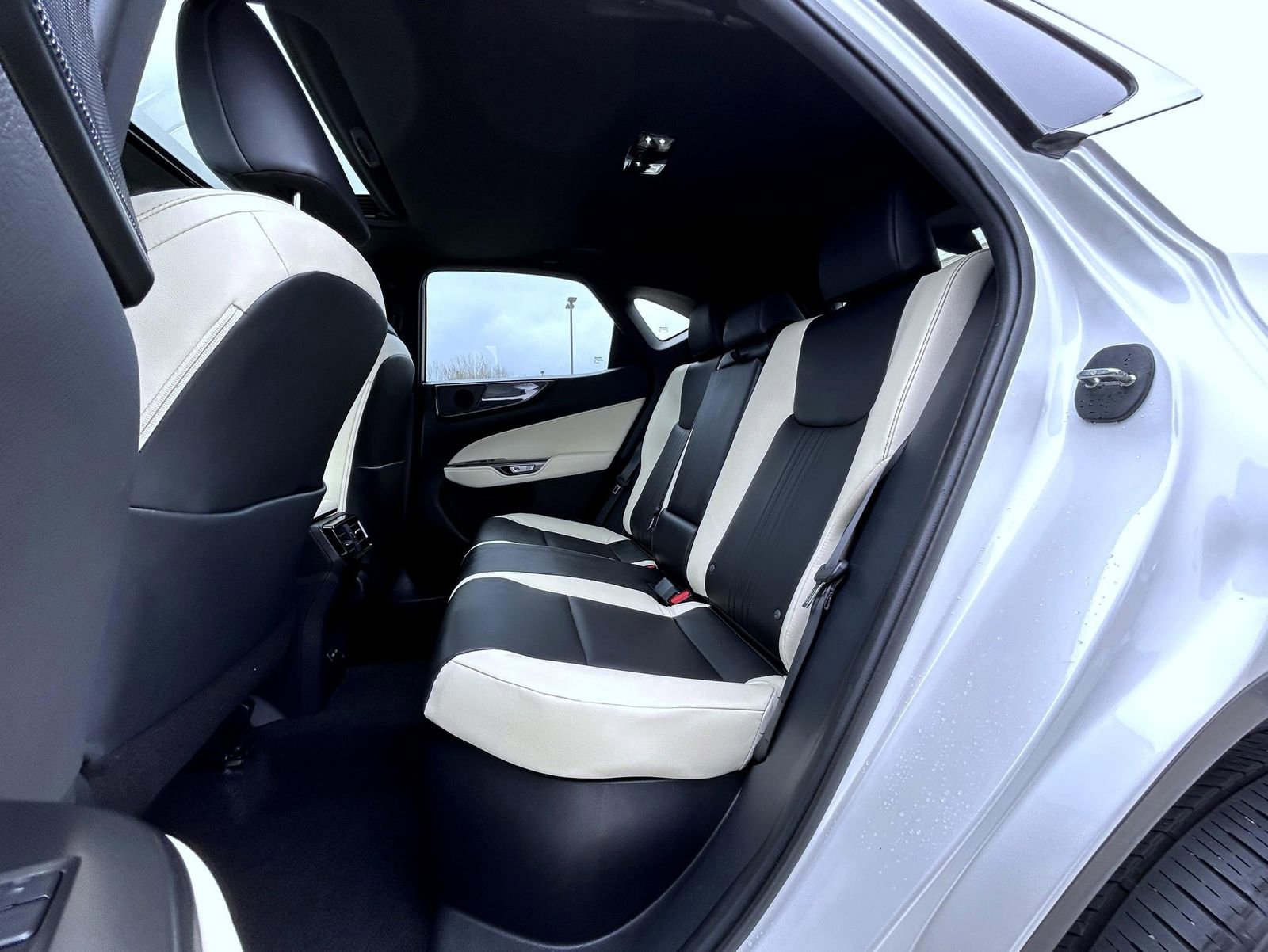 Used 2024 Lexus NX 350h AWD image 19