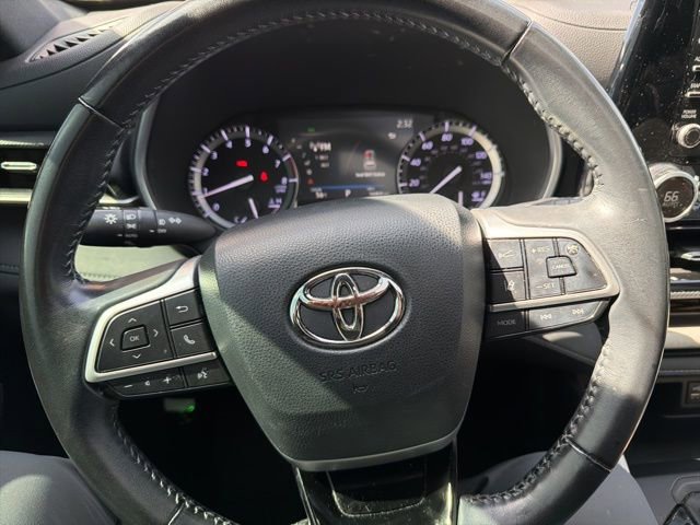 Used 2022 Toyota Highlander XSE image 7