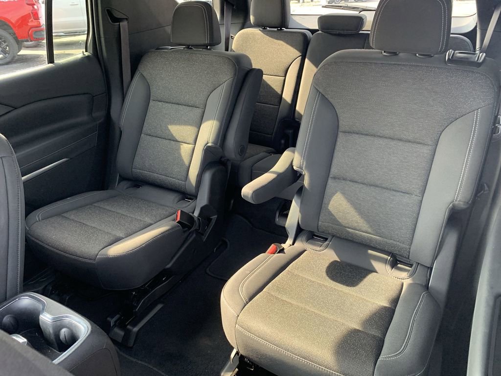 Used 2025 Chevrolet Traverse LT image 24