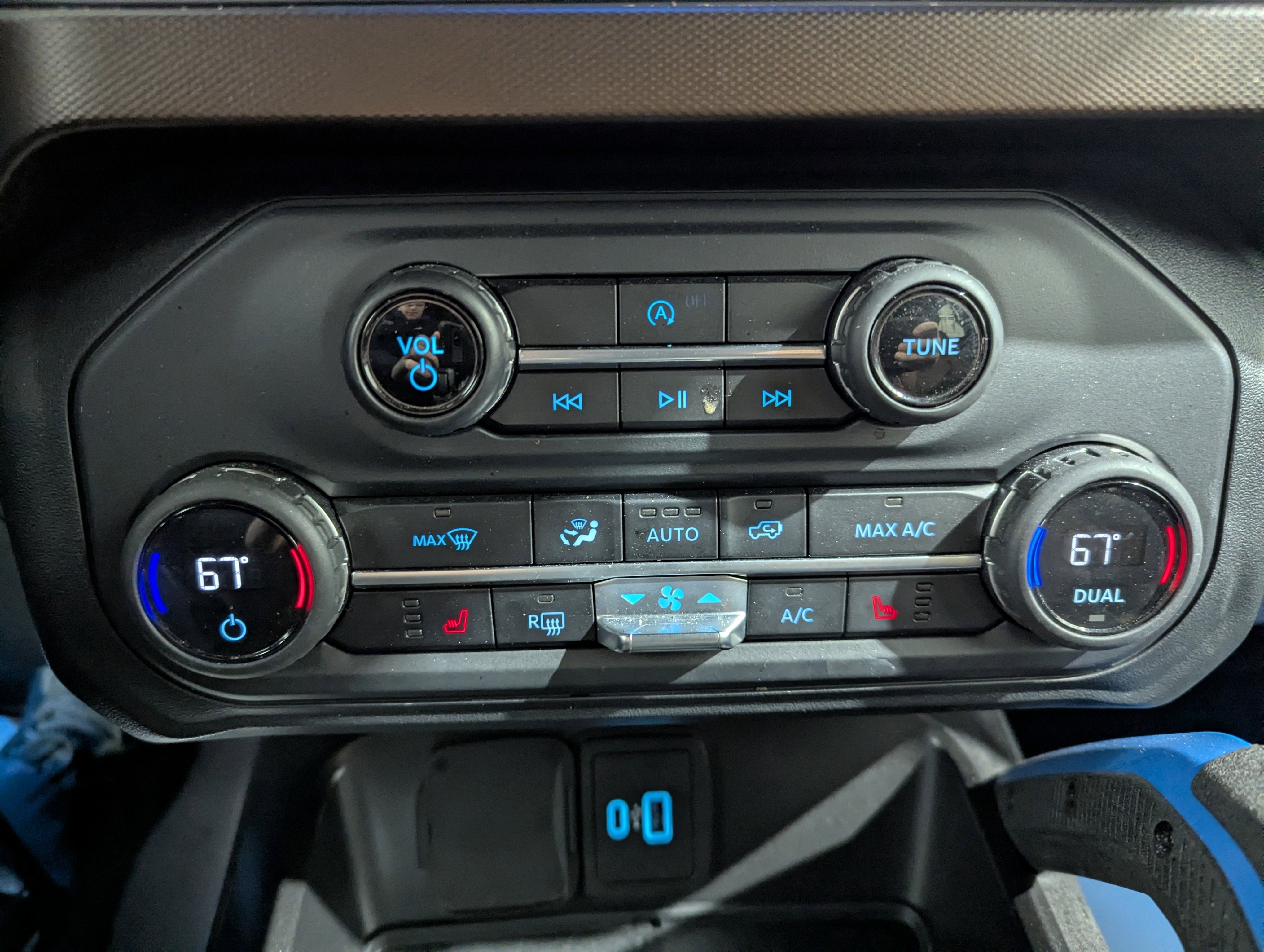 Used 2023 Ford Bronco Outer Banks AWD/4WD image 18