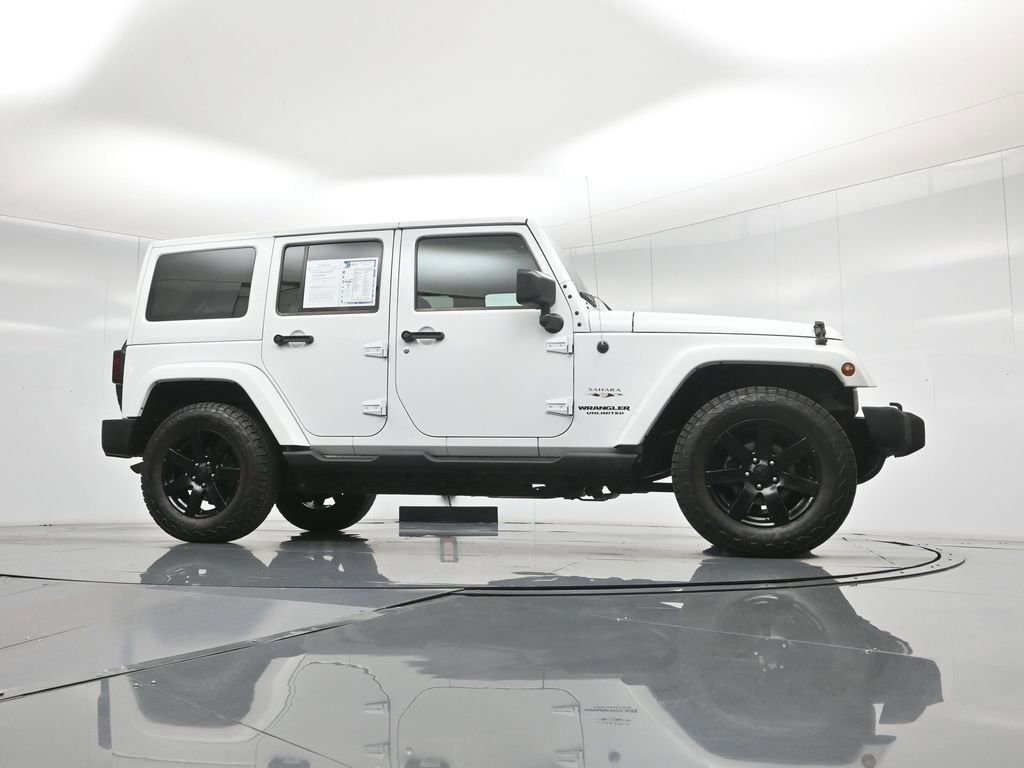 Used 2016 Jeep Wrangler Unlimited Sahara w/ Connectivity Group image 3