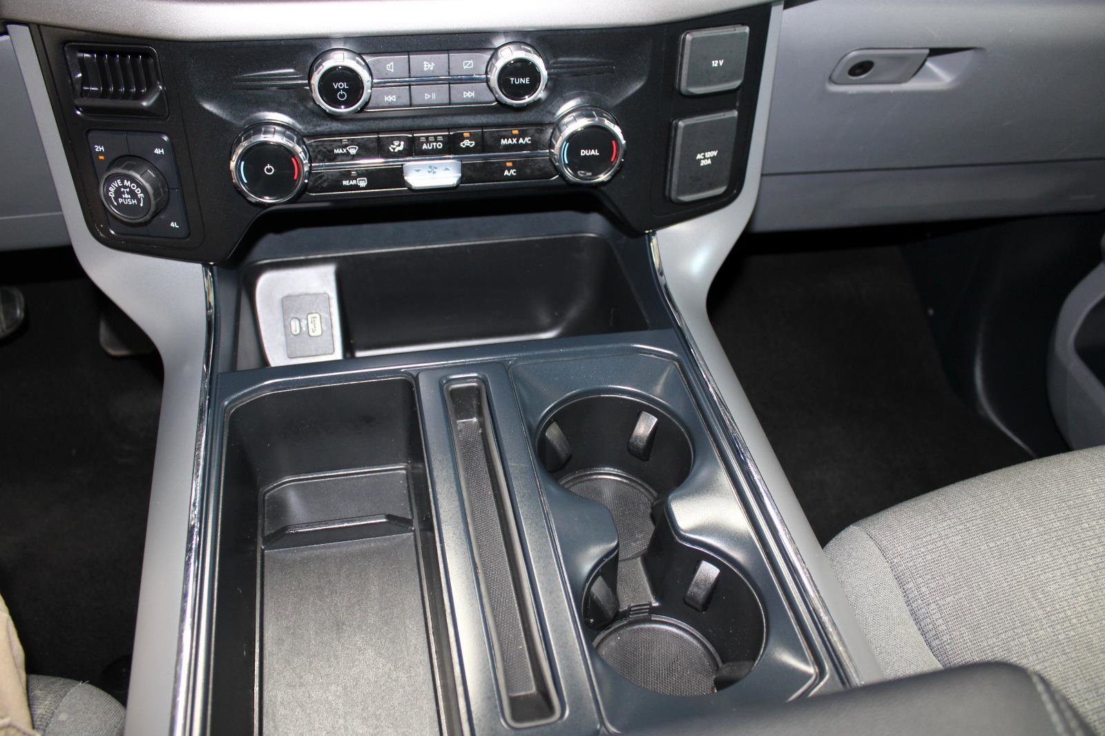 Used 2024 Ford F150 XLT w/ Mobile Office Package image 40