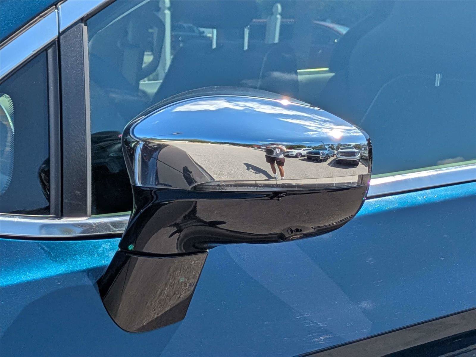 Certified 2023 Chrysler Pacifica Limited FWD image 13