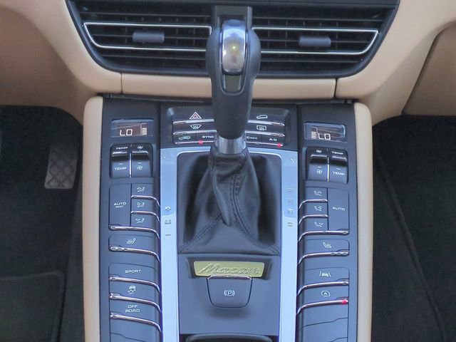 Used 2021 Porsche Macan image 19