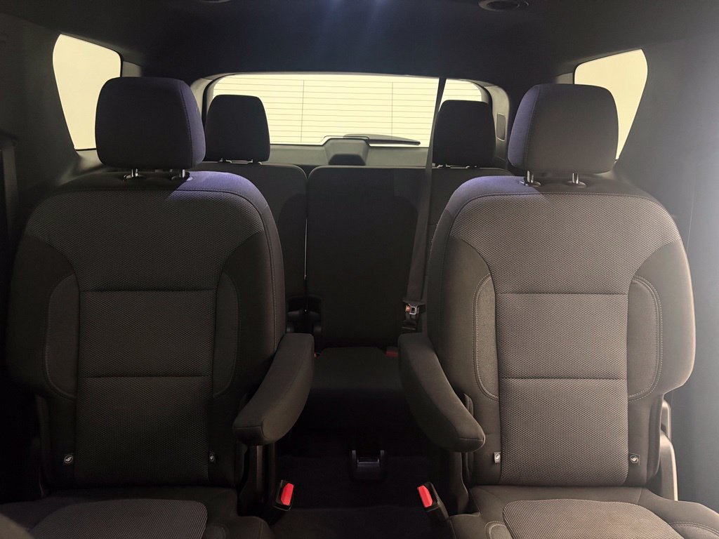 Used 2022 Chevrolet Traverse LT FWD image 32