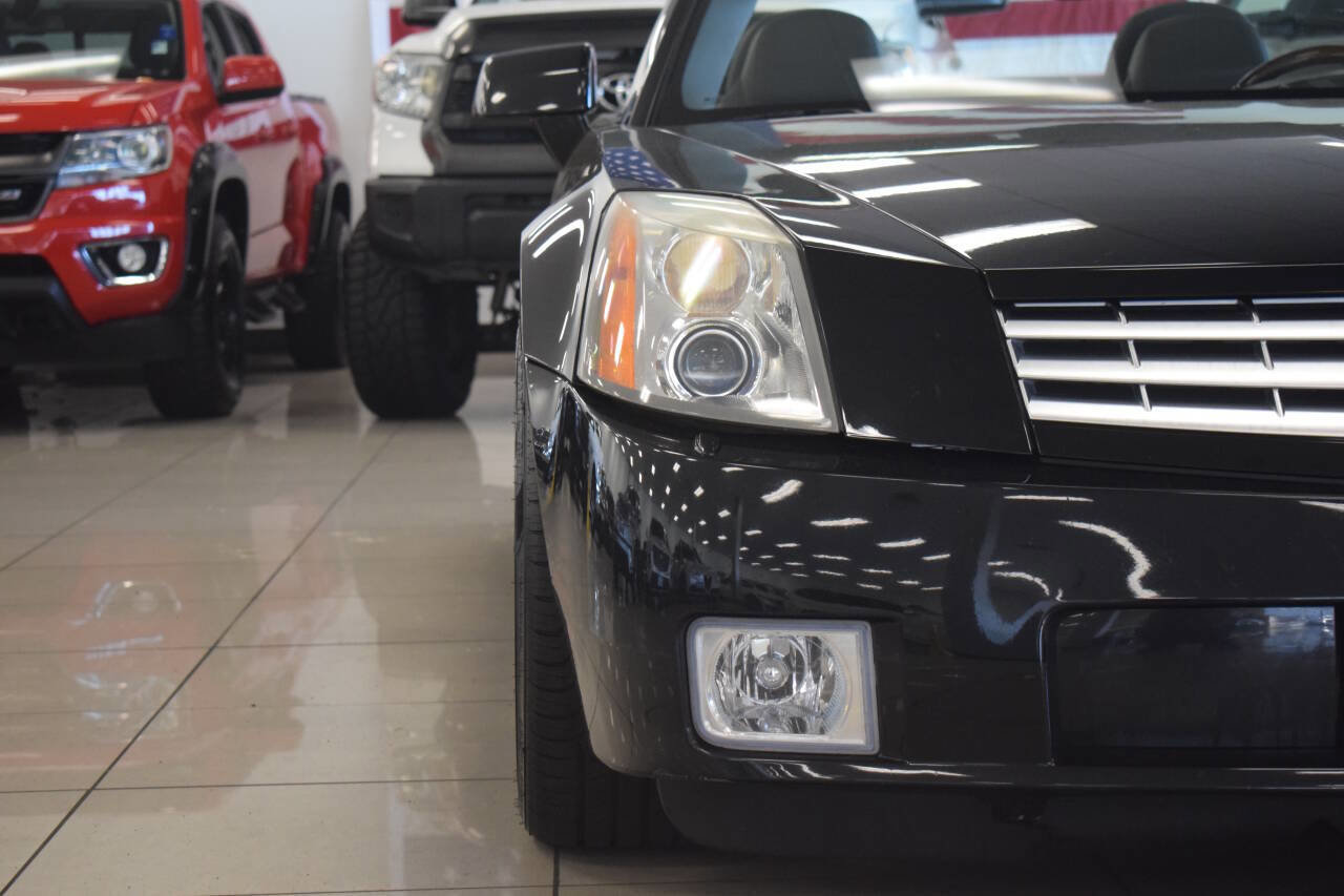 Used 2005 Cadillac XLR Base 2dr Roadster image 10