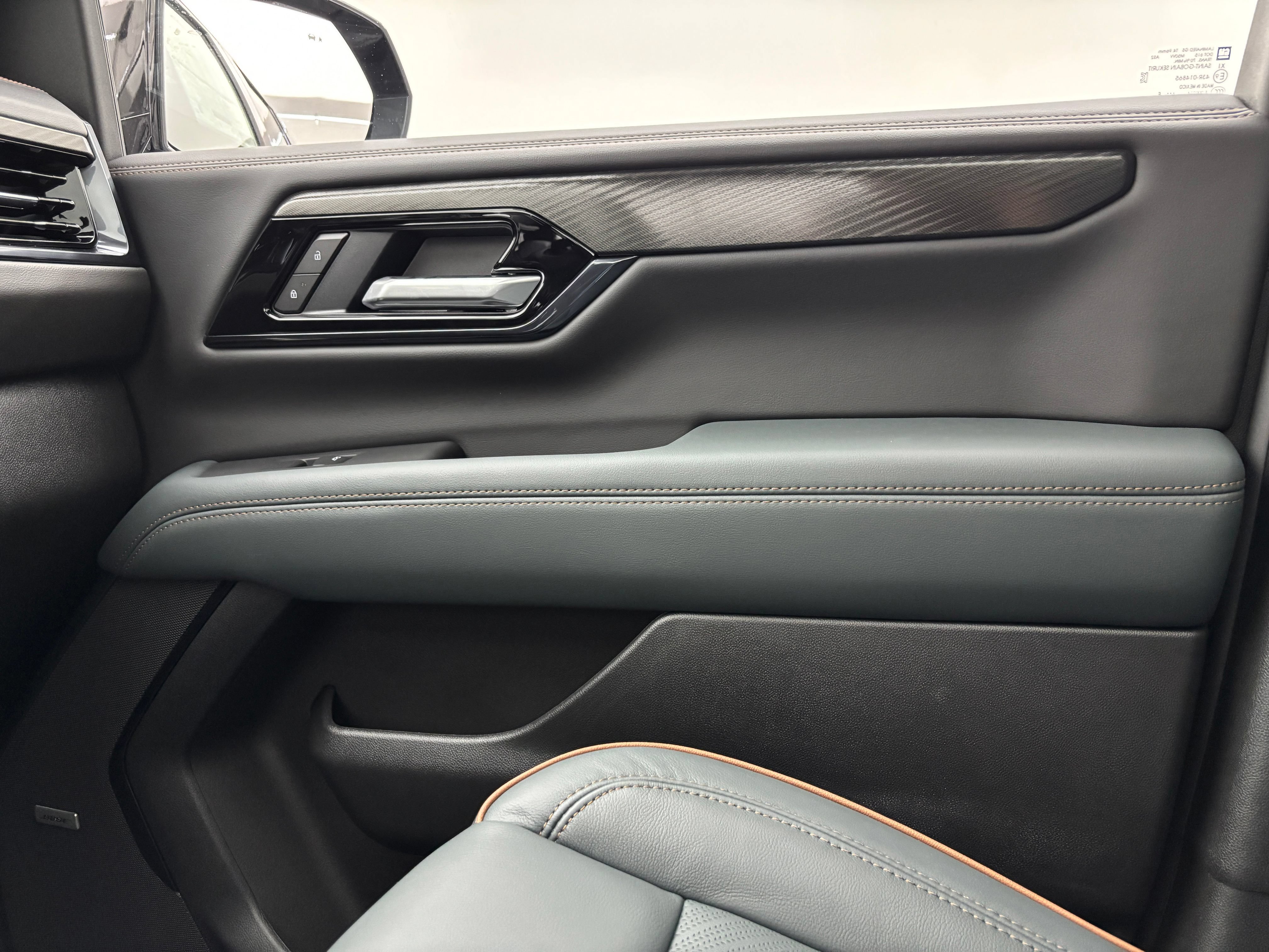 New 2026 GMC Yukon AT4 w/ AT4 Premium Plus Package AWD/4WD image 49