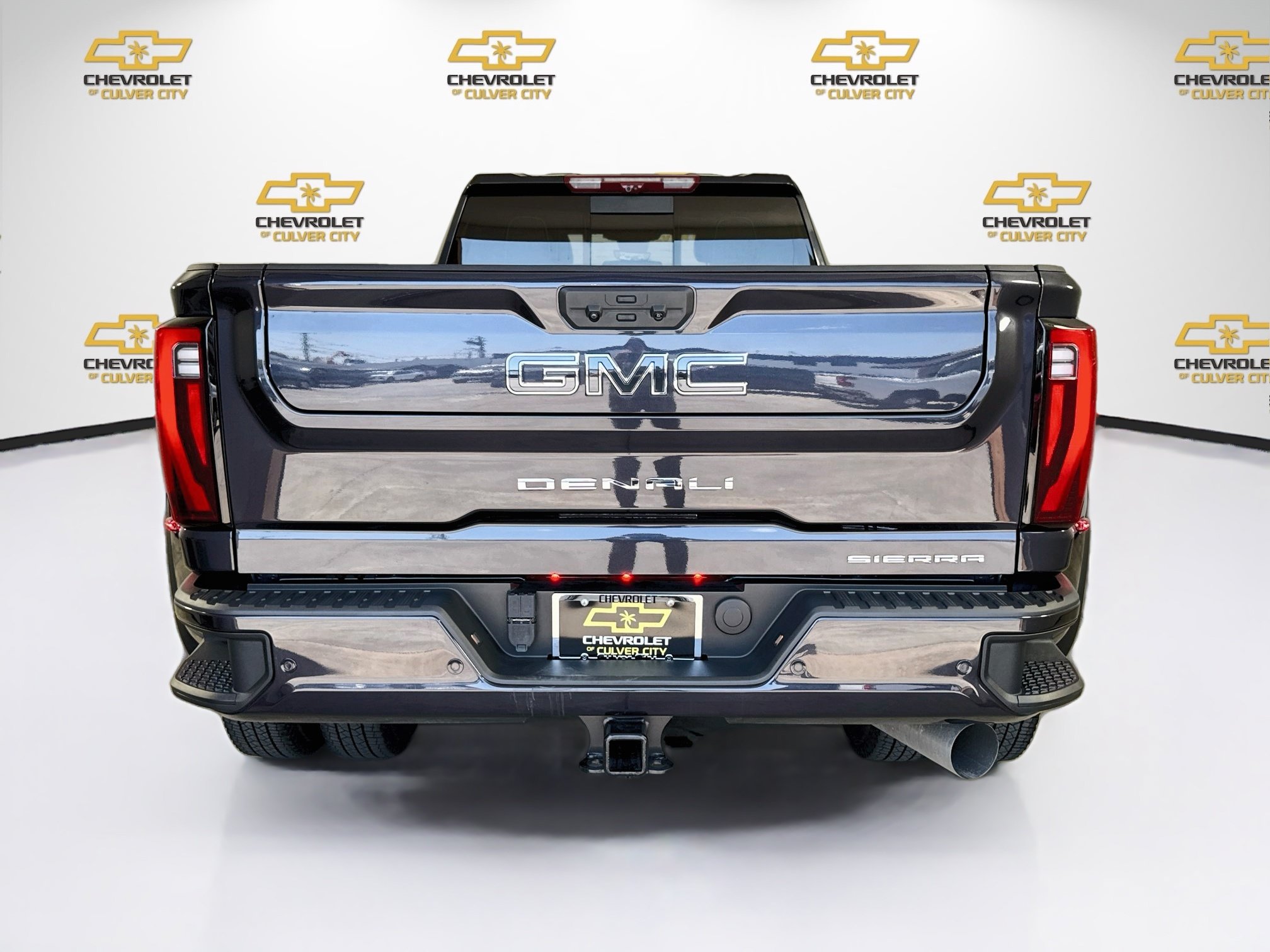 Used 2025 GMC Sierra 3500 Denali Ultimate AWD/4WD image 7