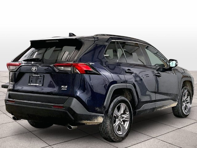 Used 2022 Toyota RAV4 XLE AWD/4WD image 11