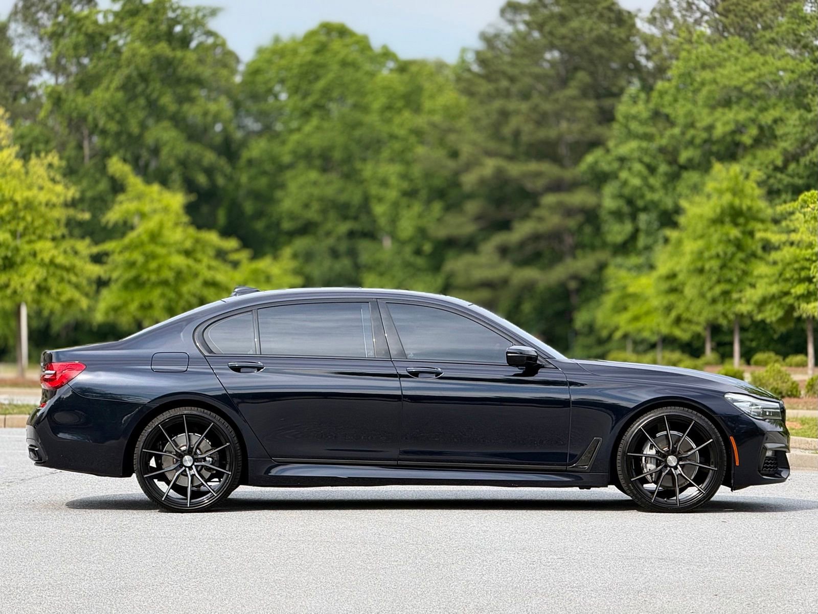 Used 2019 BMW 740i w/ Executive Package RWD image 12