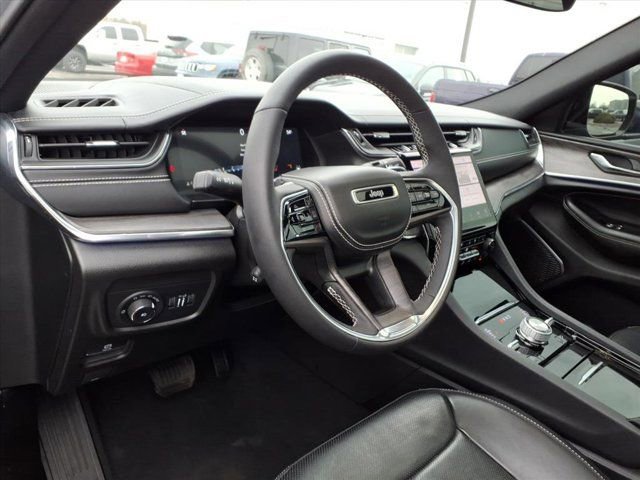 Used 2024 Jeep Grand Cherokee Overland w/ Trailer Tow Package image 8