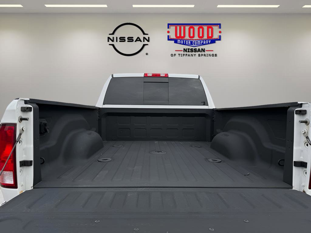 Used 2018 RAM 3500 Big Horn w/ Sport Appearance Group image 13