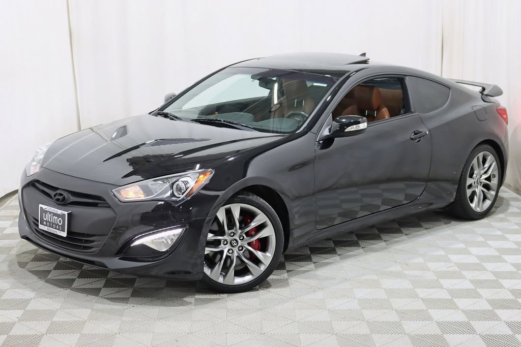 Used 2016 Hyundai Genesis Coupe 3.8 RWD image 7