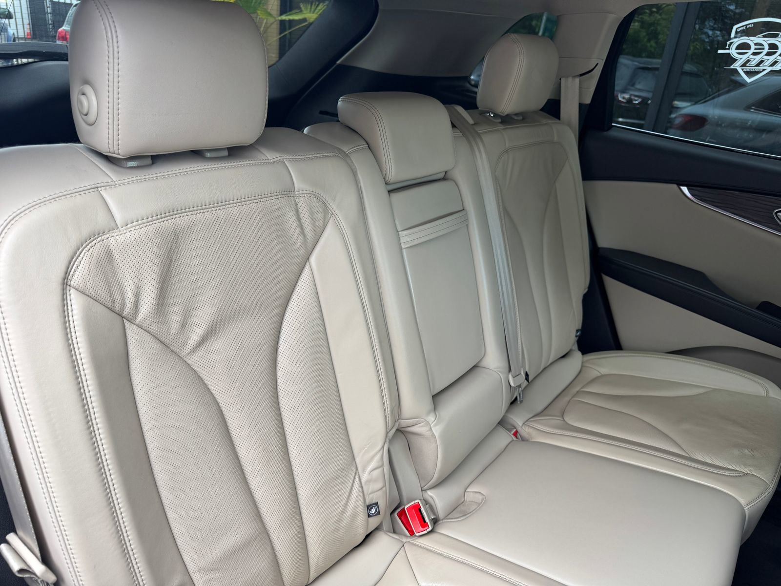 Used 2016 Lincoln MKX Reserve w/ Technology Package AWD/4WD image 22