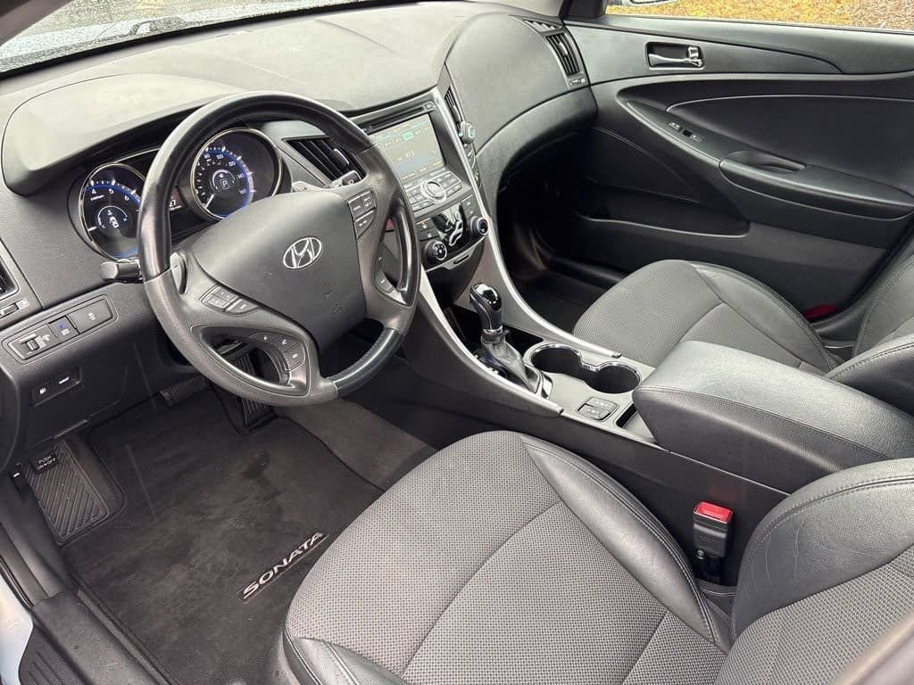 Used 2013 Hyundai Sonata SE w/ Navigation & Sunroof Pkg image 15