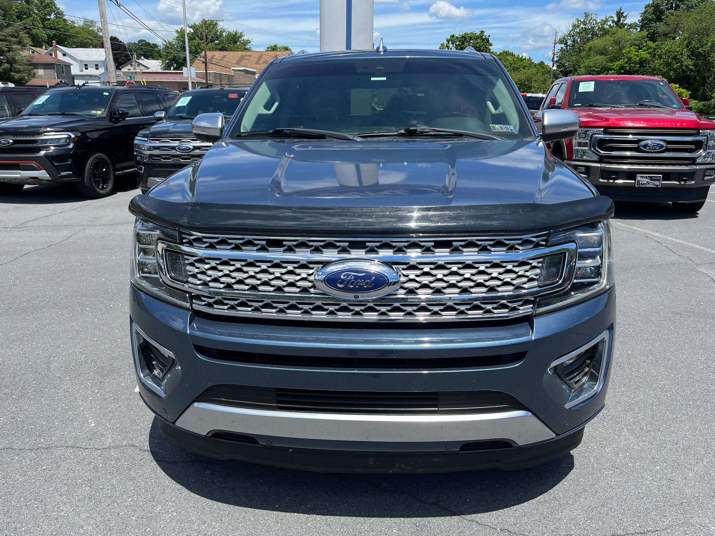 Used 2019 Ford Expedition Platinum AWD/4WD image 3