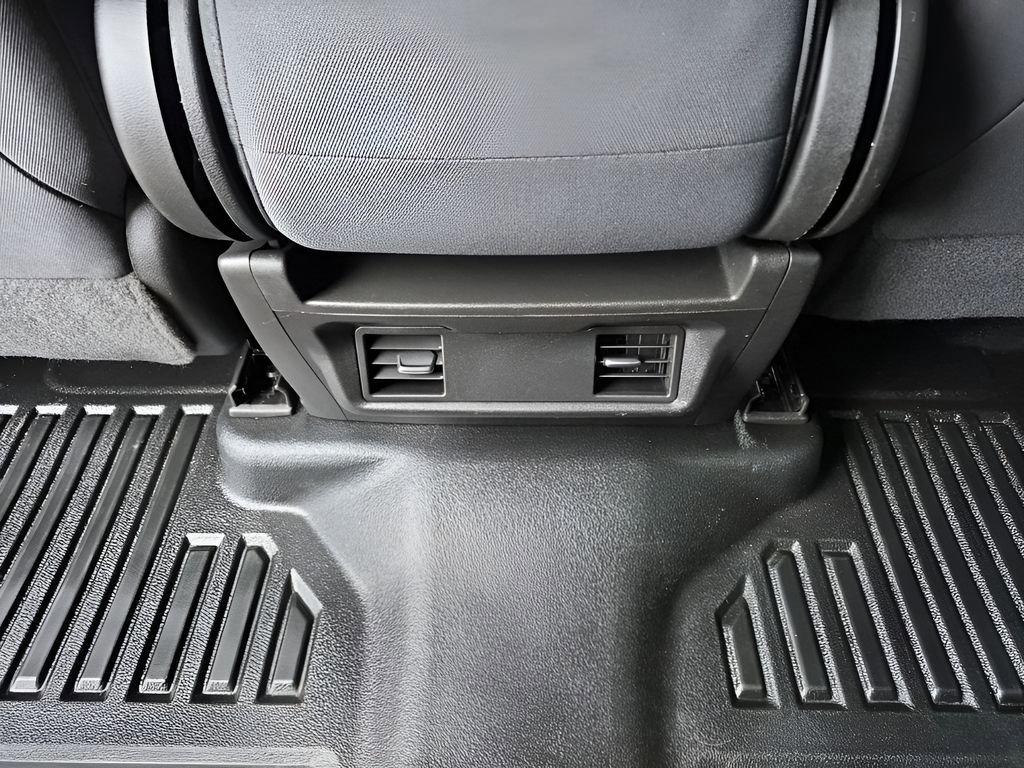 Used 2021 GMC Sierra 1500 2WD Crew Cab w/ Sierra Value Package image 21