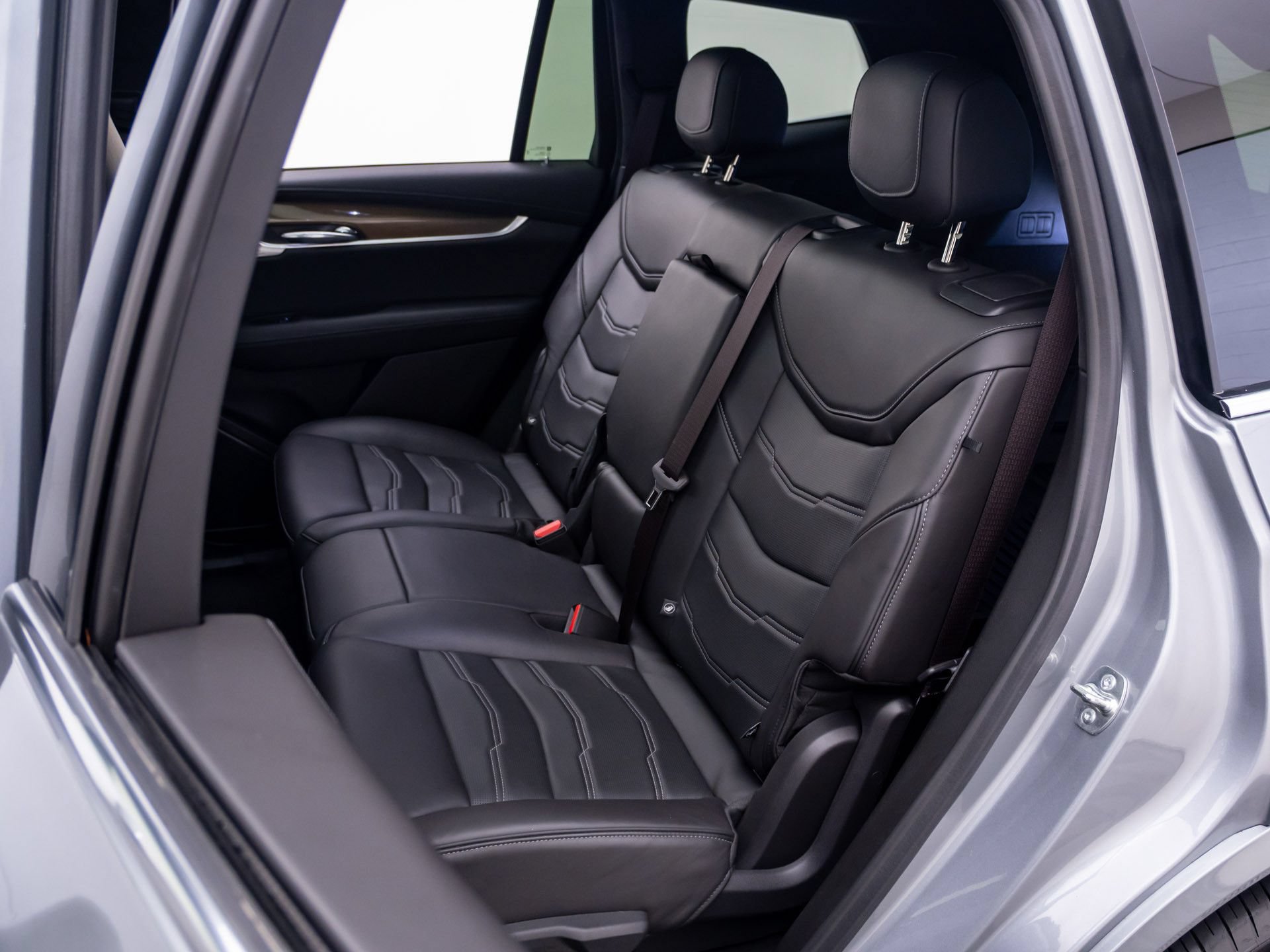 Certified 2025 Cadillac XT6 Premium Luxury w/ Platinum Package AWD/4WD image 21