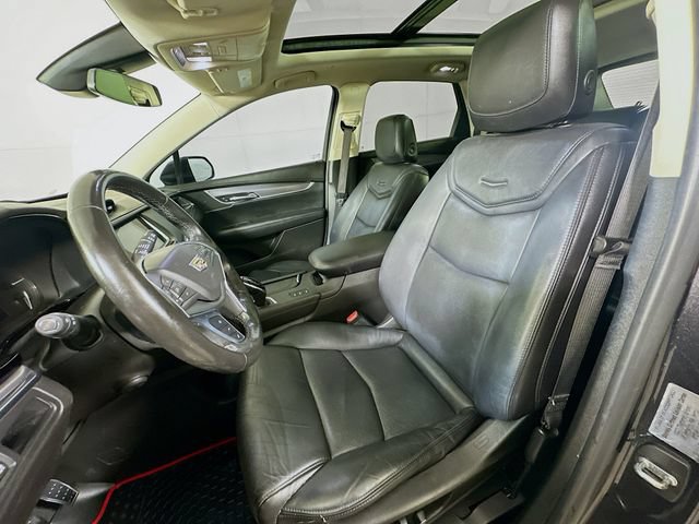 Used 2018 Cadillac XT5 Luxury w/ LPO, Black Ice Package AWD/4WD image 28