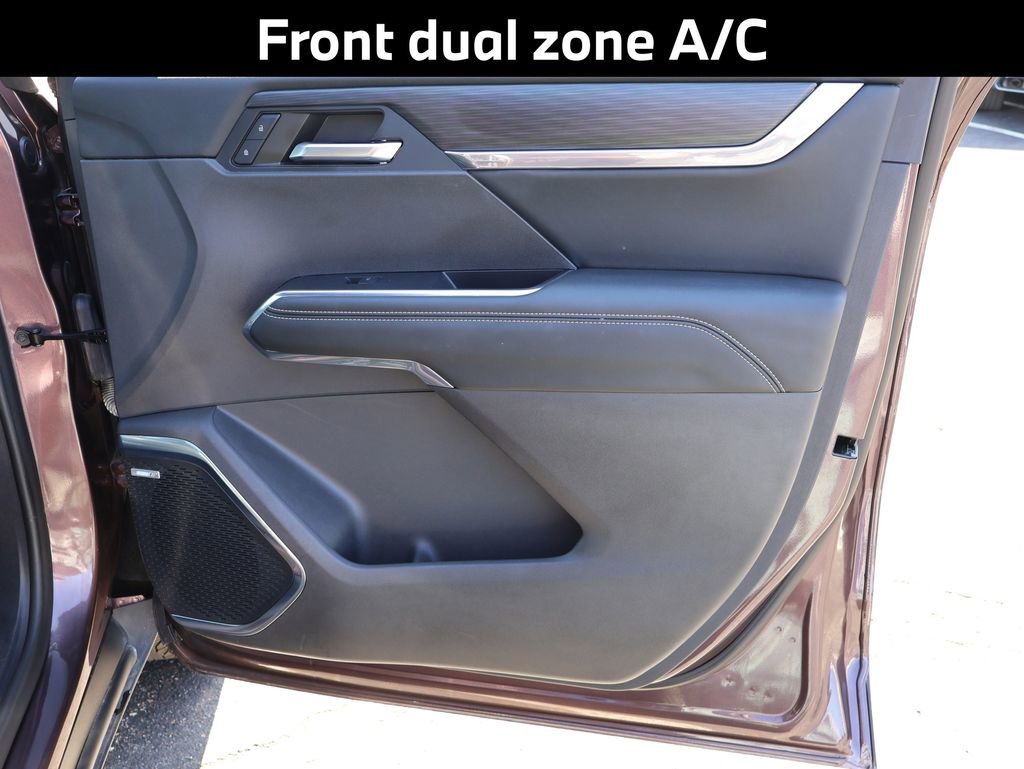 Used 2024 GMC Acadia Elevation w/ Luxury Package image 10