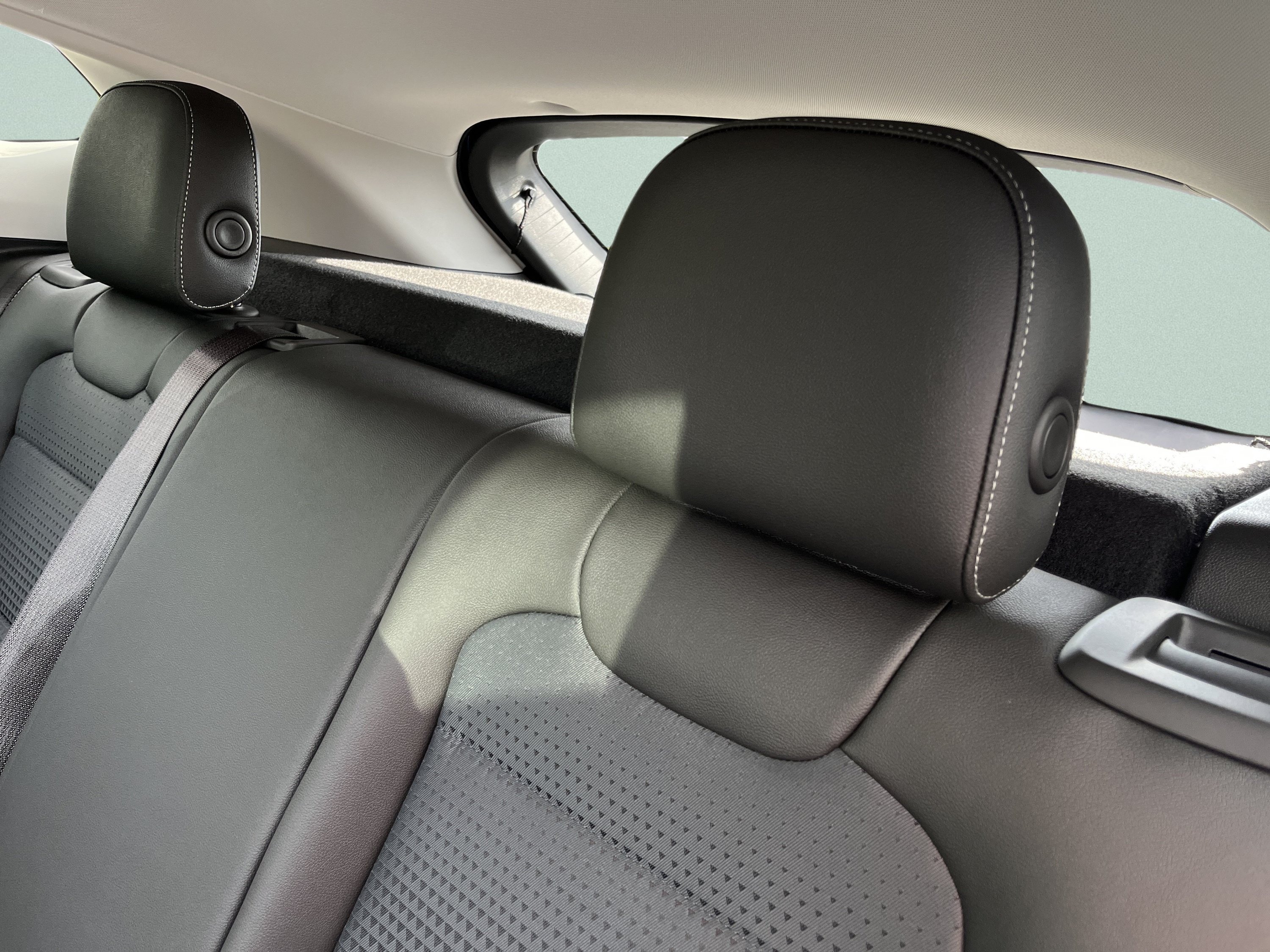New 2026 Chevrolet Trax LT w/ Midnight Edition FWD image 23