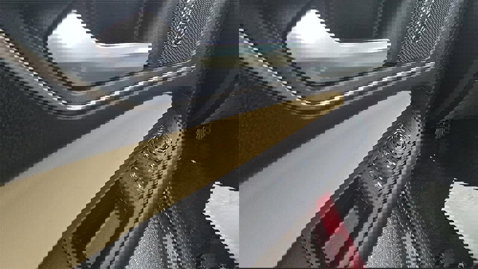 Used 2022 Ford Edge SEL w/ Convenience Package image 16