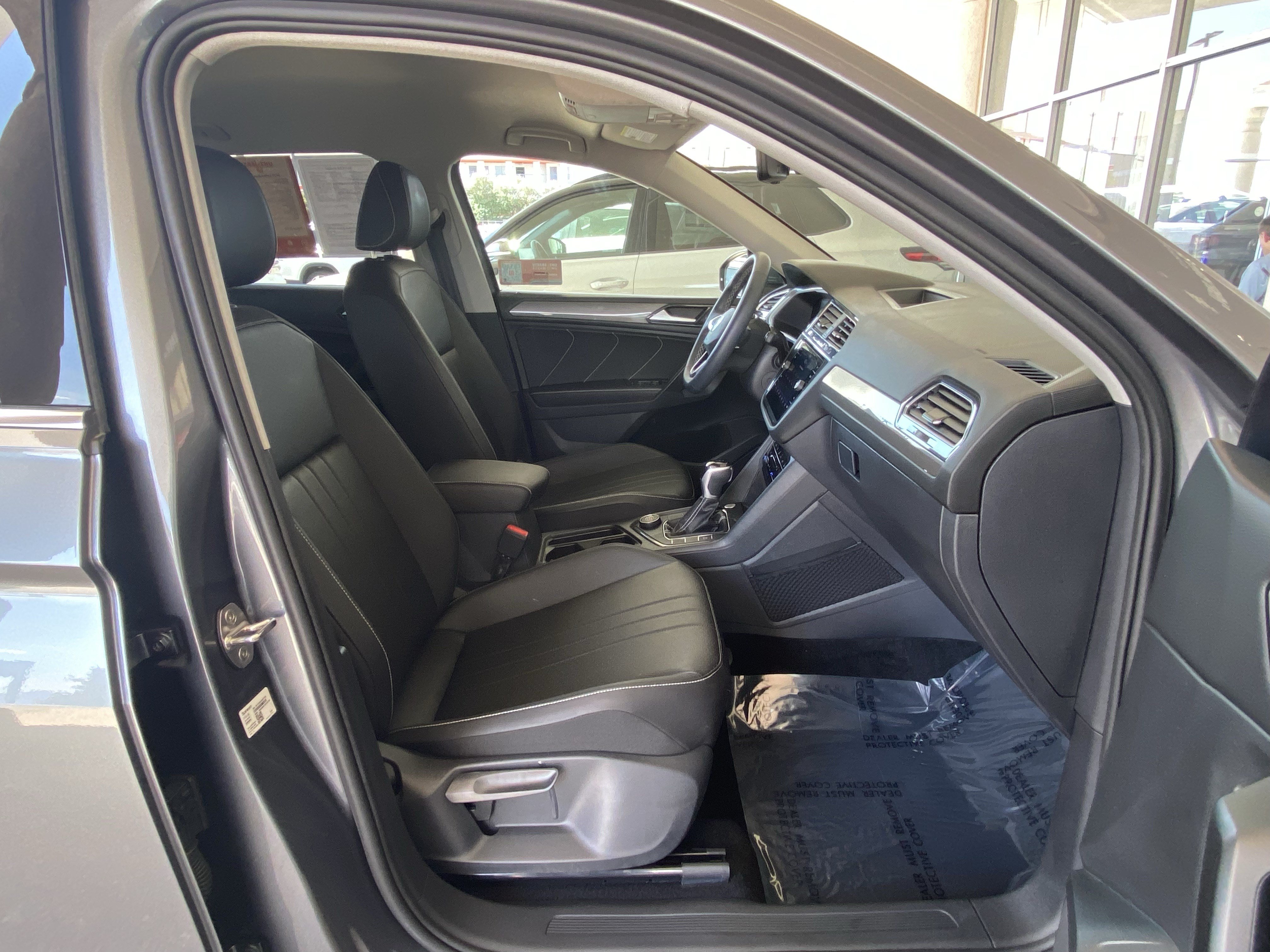 Certified 2023 Volkswagen Tiguan SE AWD/4WD image 41