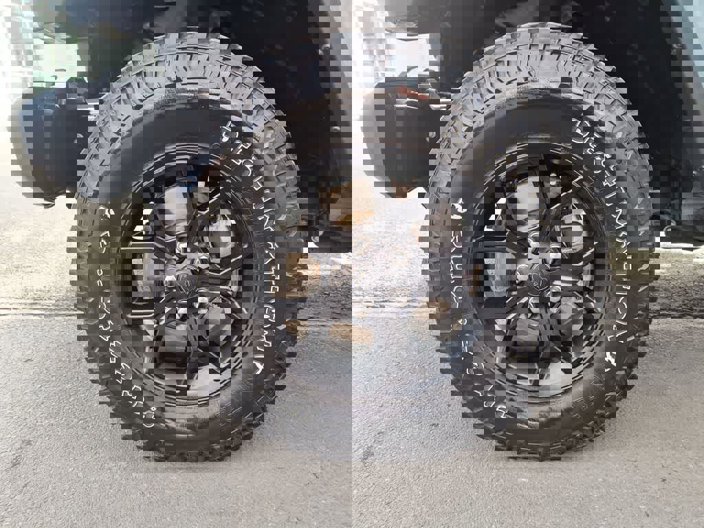 Used 2024 Jeep Gladiator Sport image 10