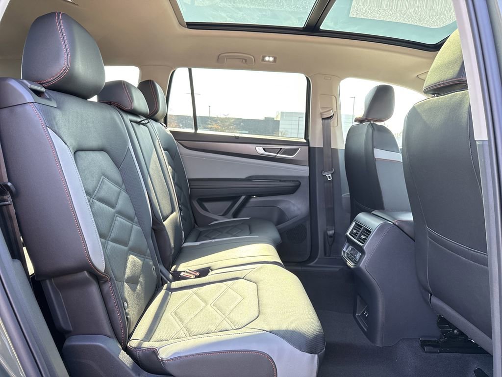 New 2026 Volkswagen Atlas Peak Edition image 19