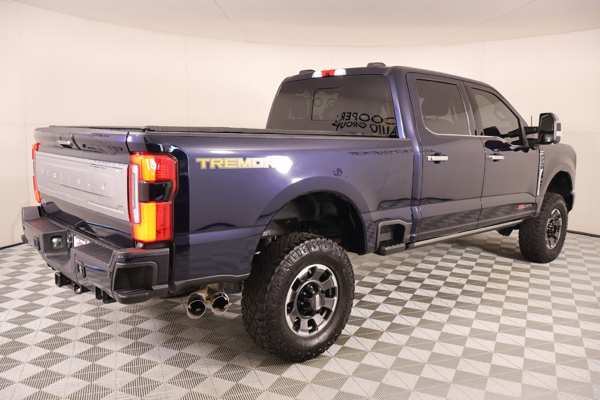 Used 2024 Ford F250 Platinum w/ Tremor Off-Road Package AWD/4WD image 22
