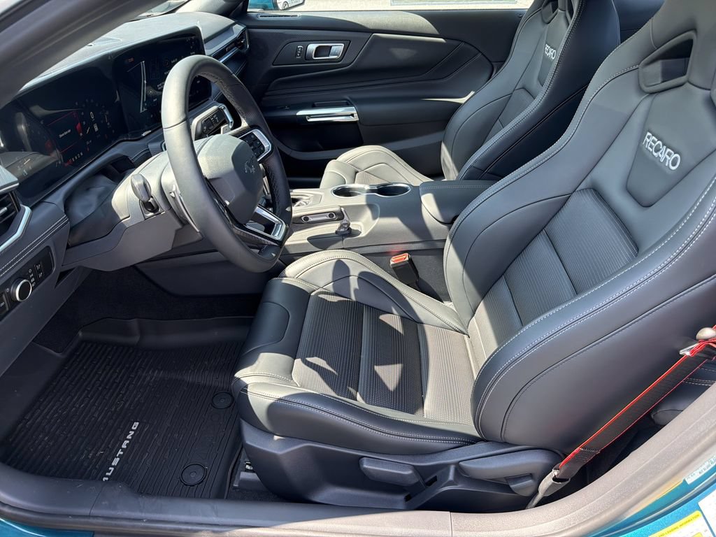 New 2026 Ford Mustang GT Premium w/ GT Performance Package RWD image 9