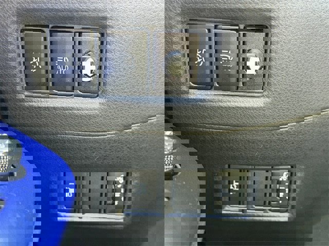 Used 2019 Toyota C-HR Limited image 23