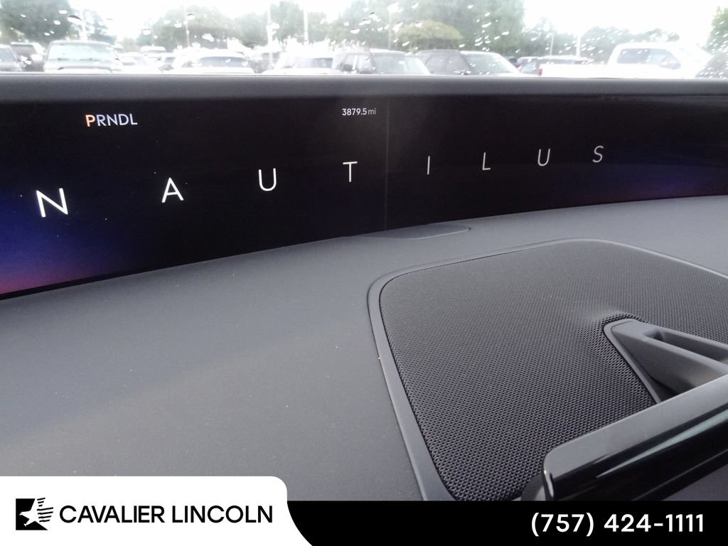 Used 2026 Lincoln Nautilus Premier w/ Equipment Group 102A AWD/4WD image 8