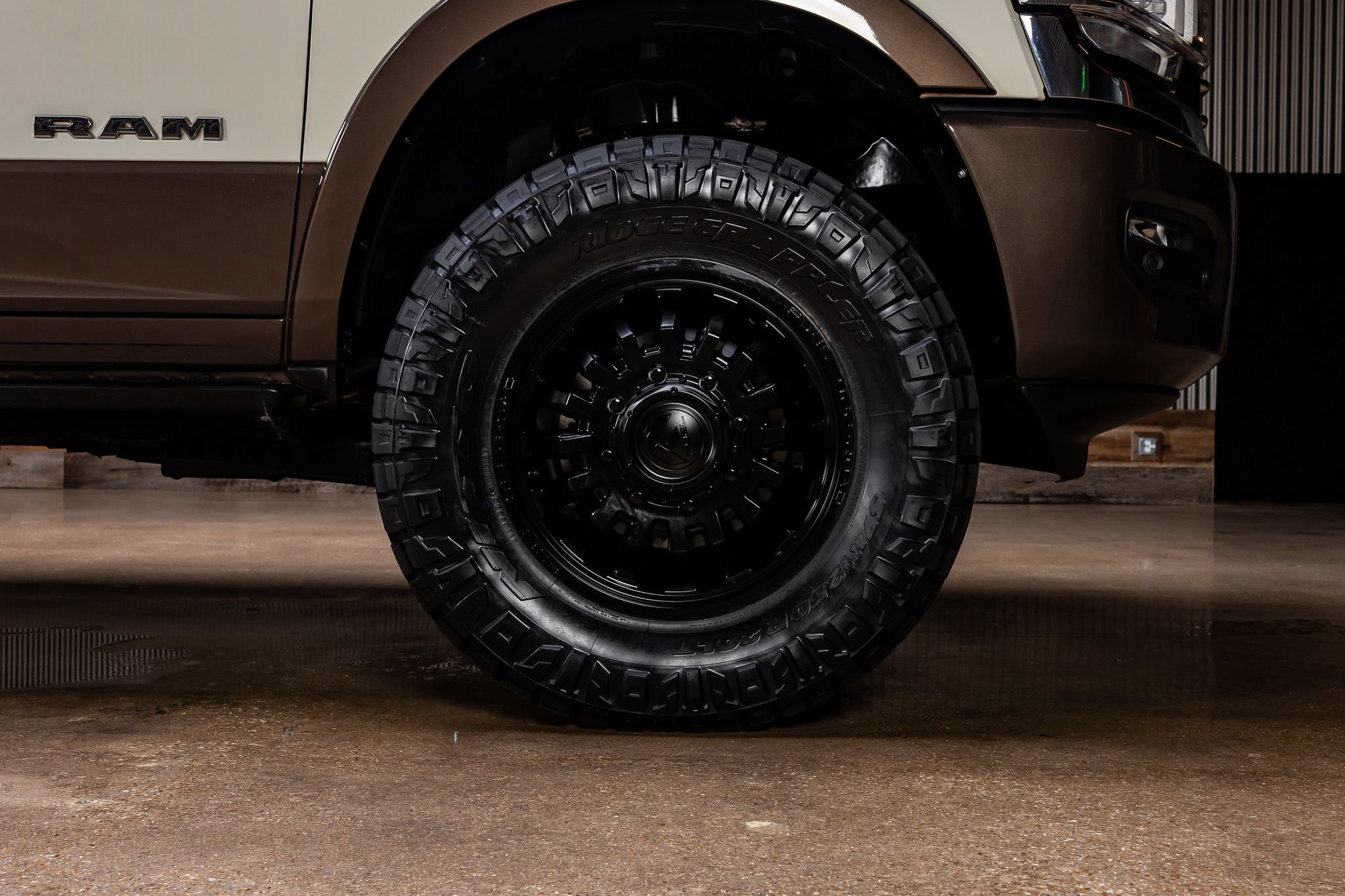Used 2023 RAM 3500 Limited AWD/4WD image 12
