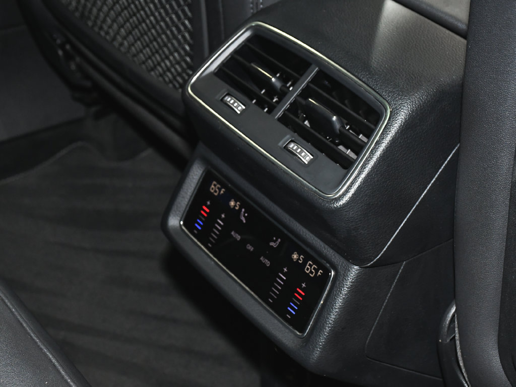 Used 2024 Audi Q8 e-tron Premium AWD/4WD image 54