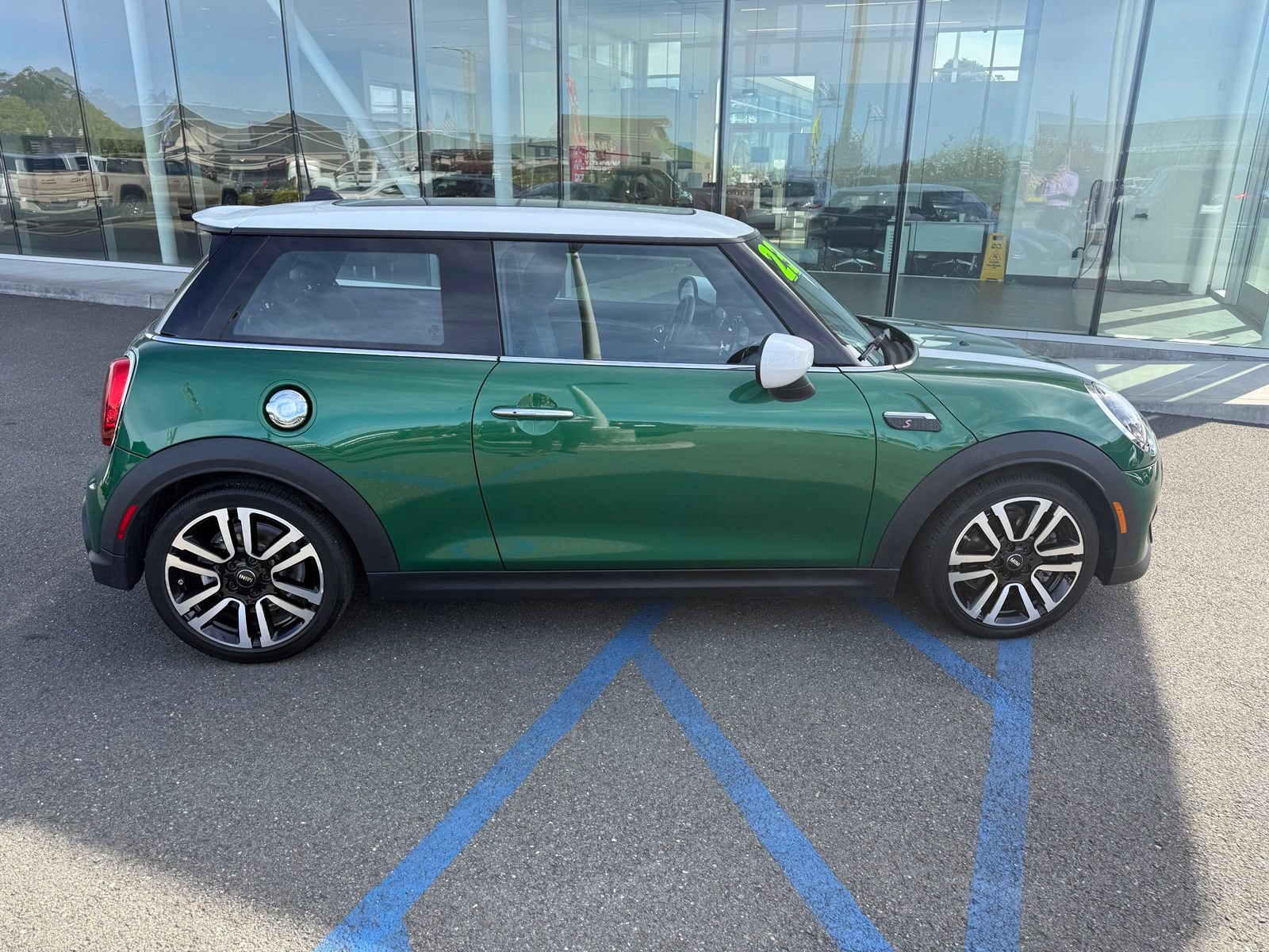 Used 2023 MINI Cooper S FWD image 9