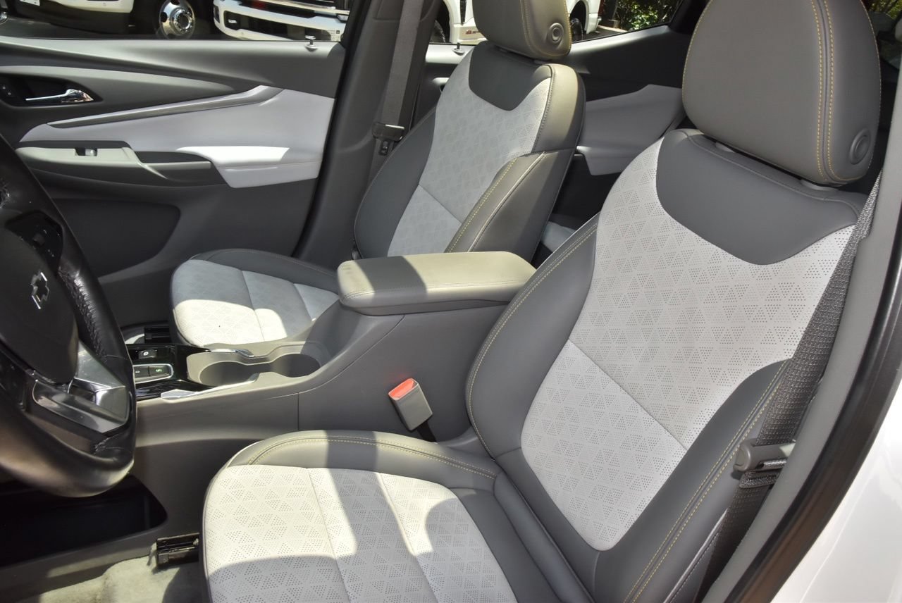 Used 2023 Chevrolet Bolt EUV Premier w/ Sun & Sound Package FWD image 32