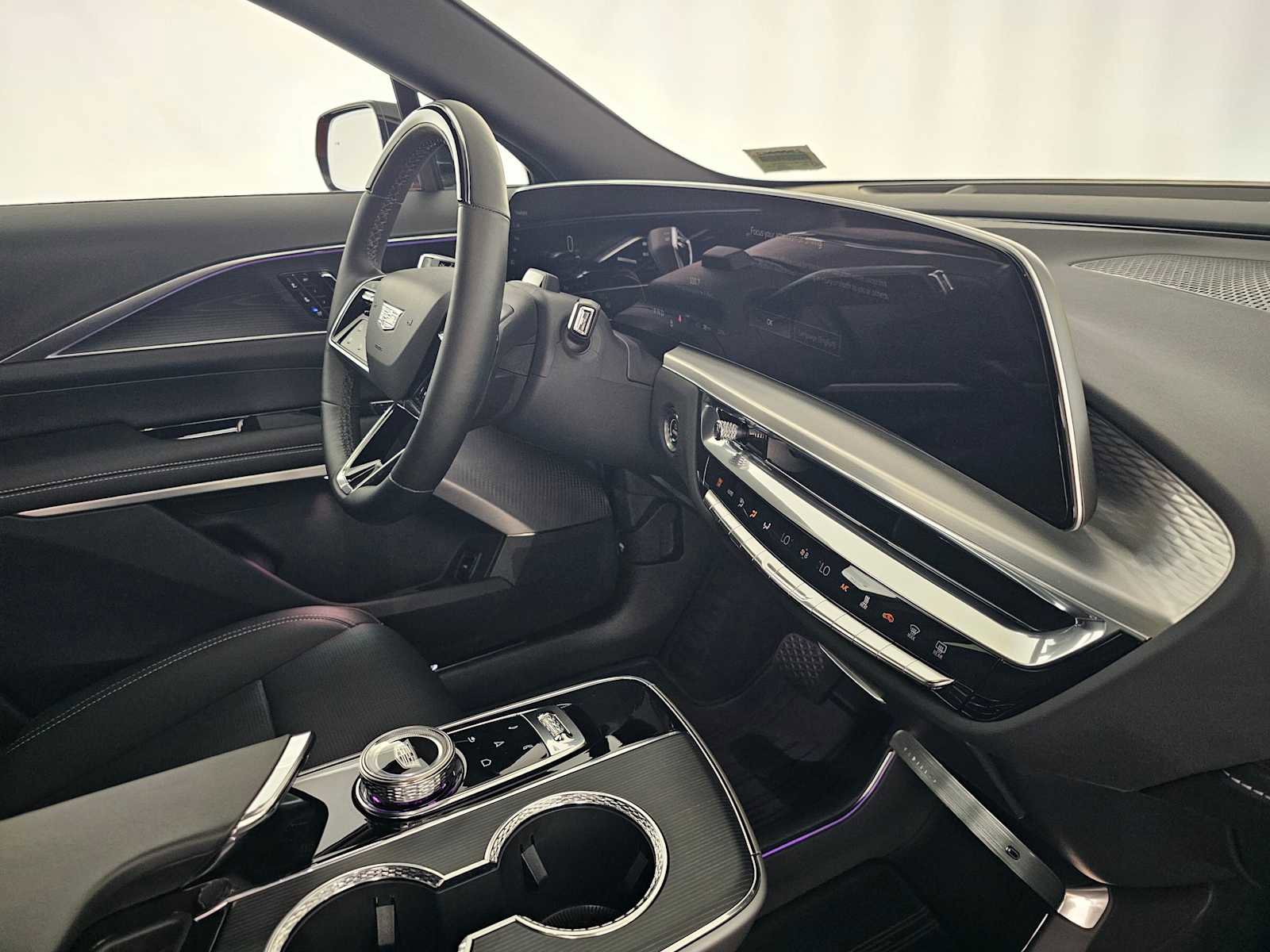 Used 2025 Cadillac Lyriq Luxury image 11